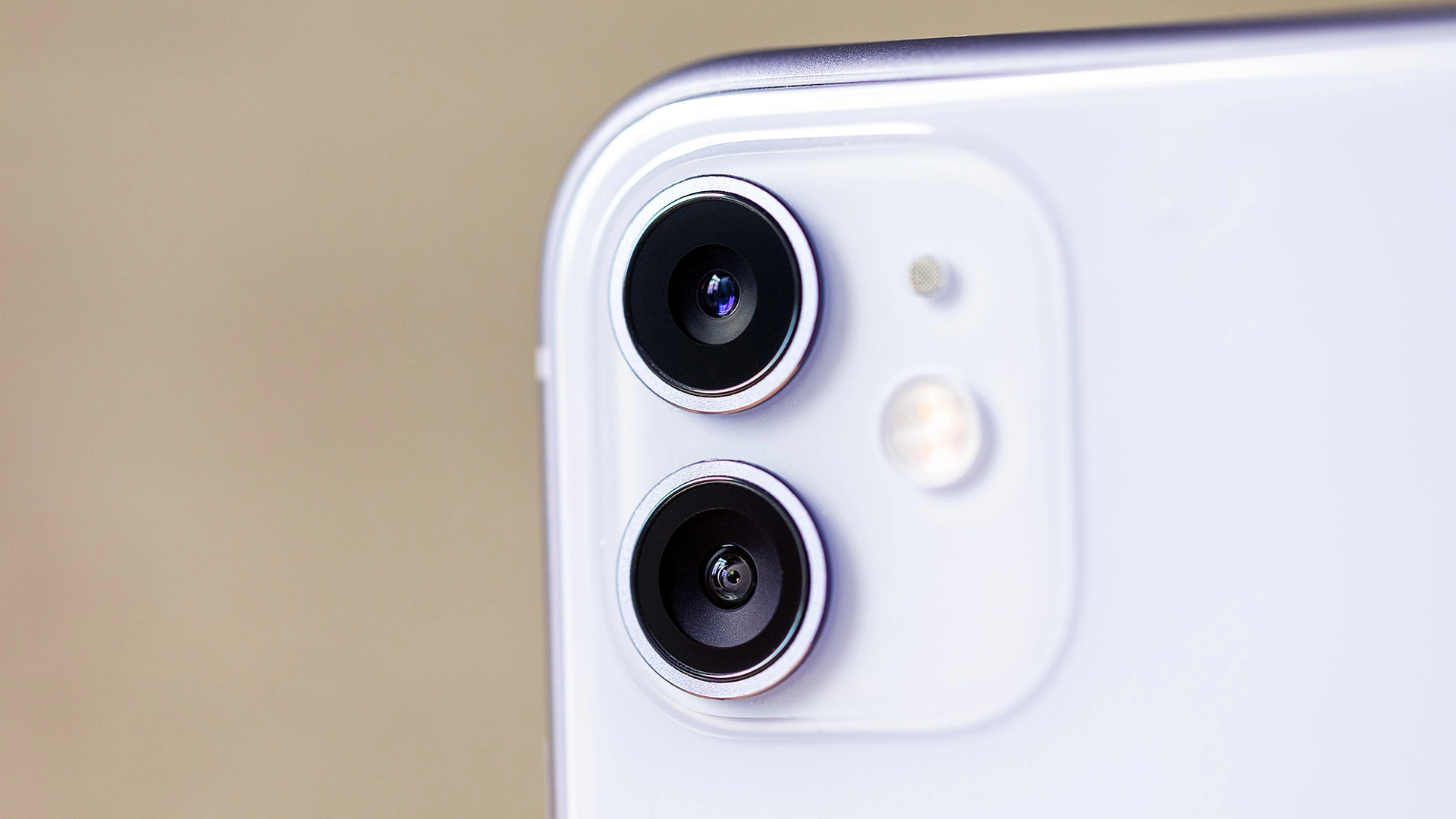 iPhone 11 пятый год подряд остаётся самым популярным смартфоном среди абонентов МТС