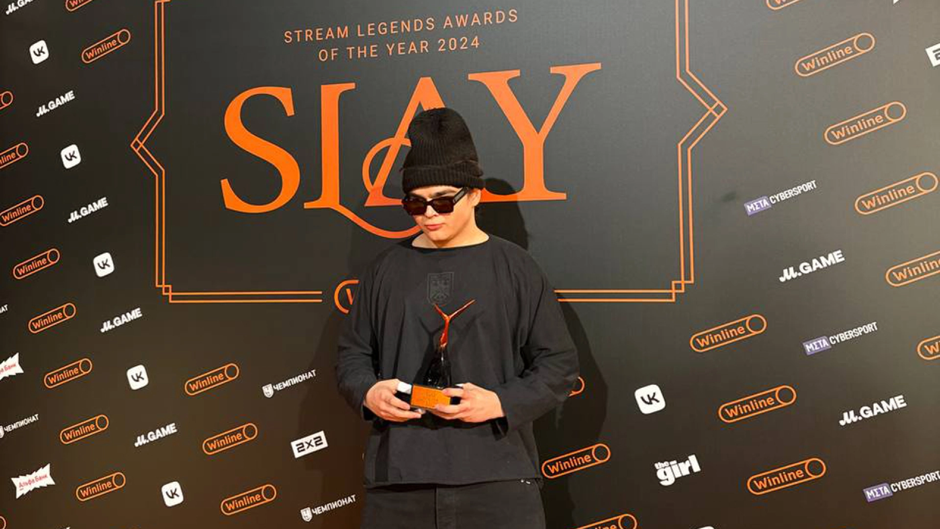 По итогам премии SLAY лучшим стримером по Dota 2 второй год подряд стал rostislav_999