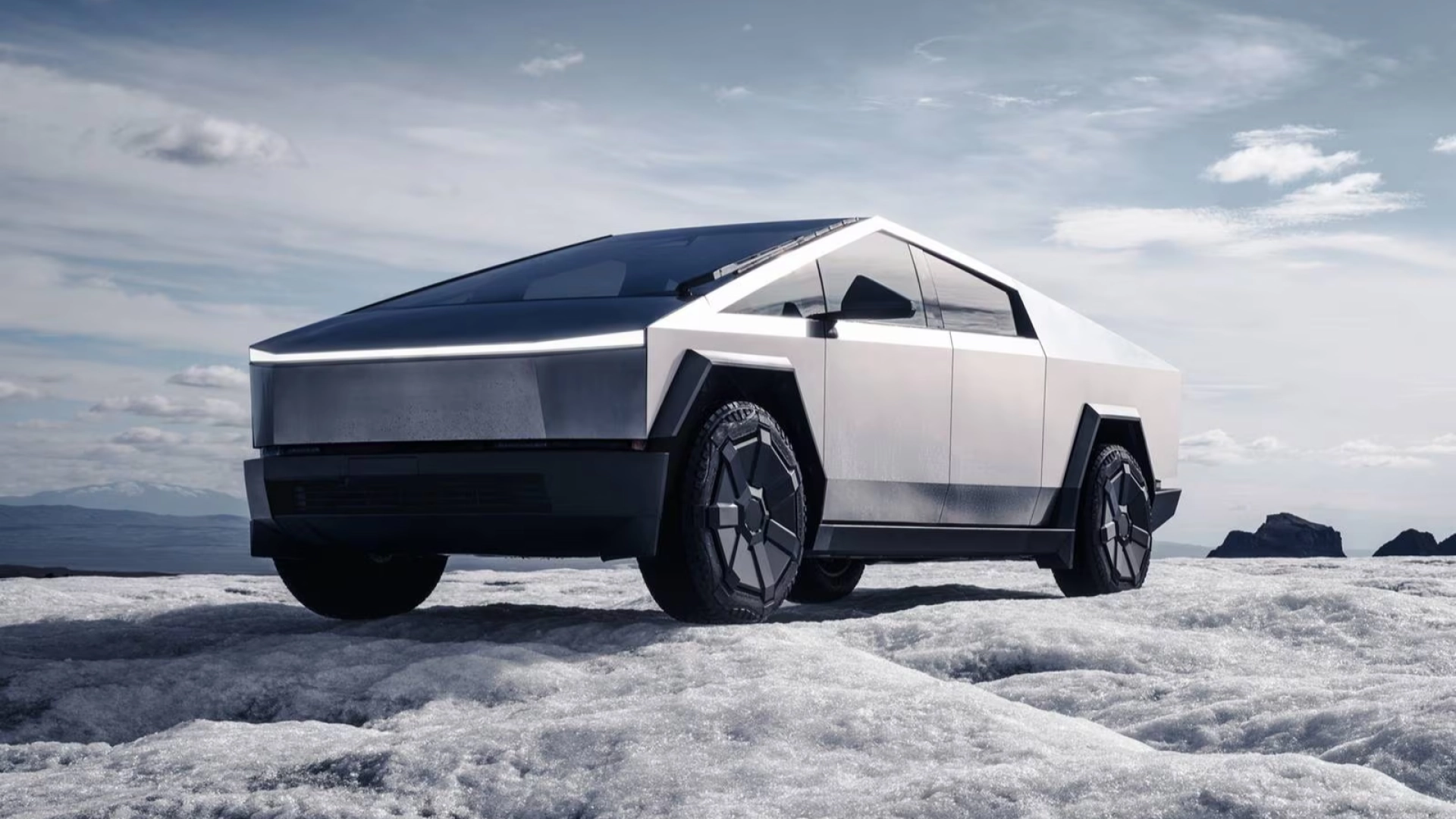 Tesla Cybertruck провалился в продажах