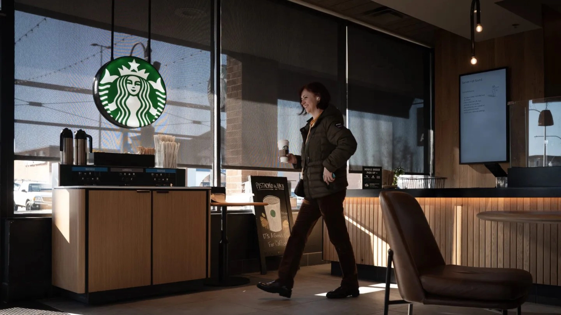 Starbucks хочет использовать ИИ, чтобы распознавать клиентов и оперативнее предлагать им подходящие напитки
