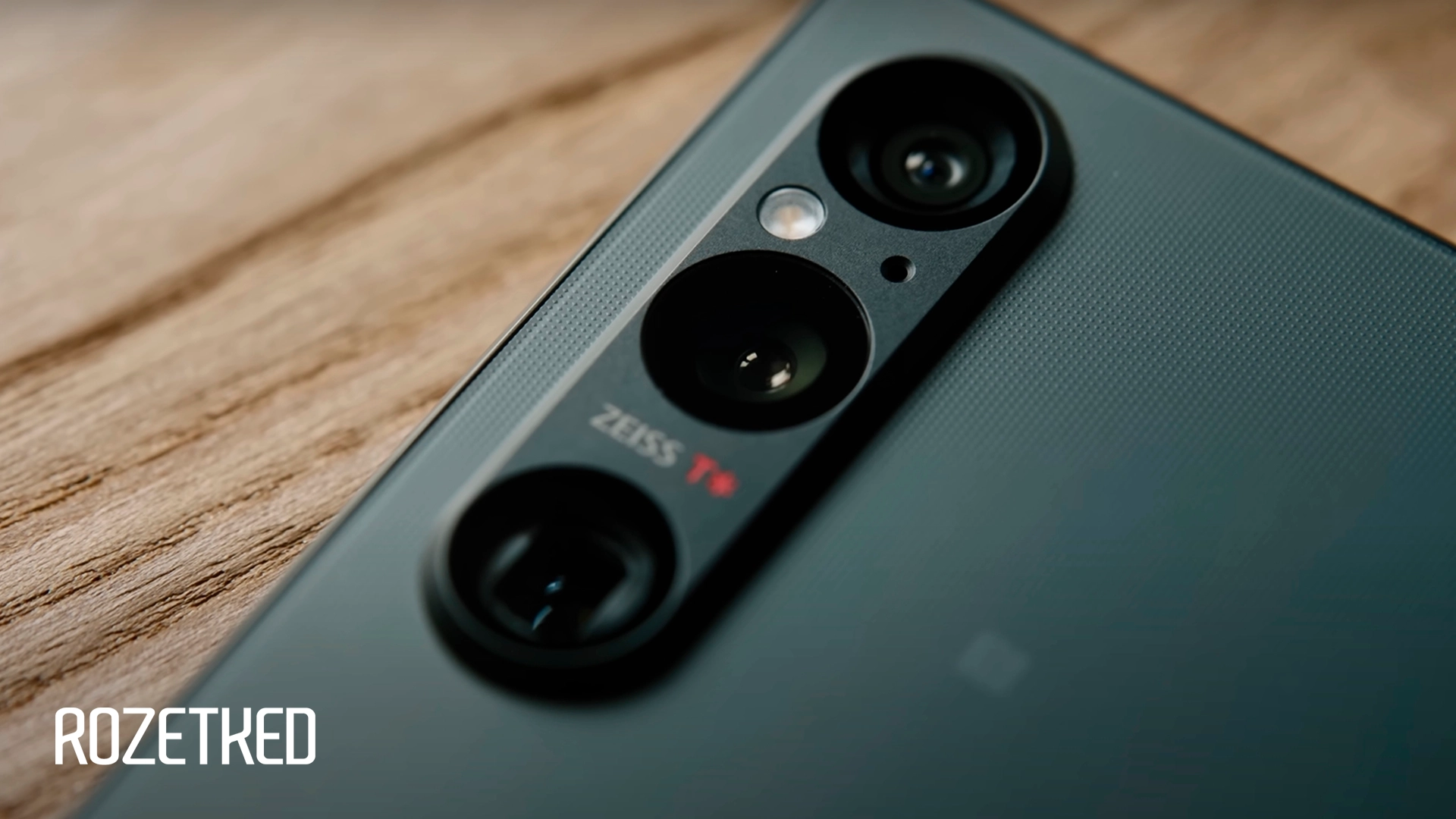 Sony Xperia 1 VII показали на «живых» фотографиях