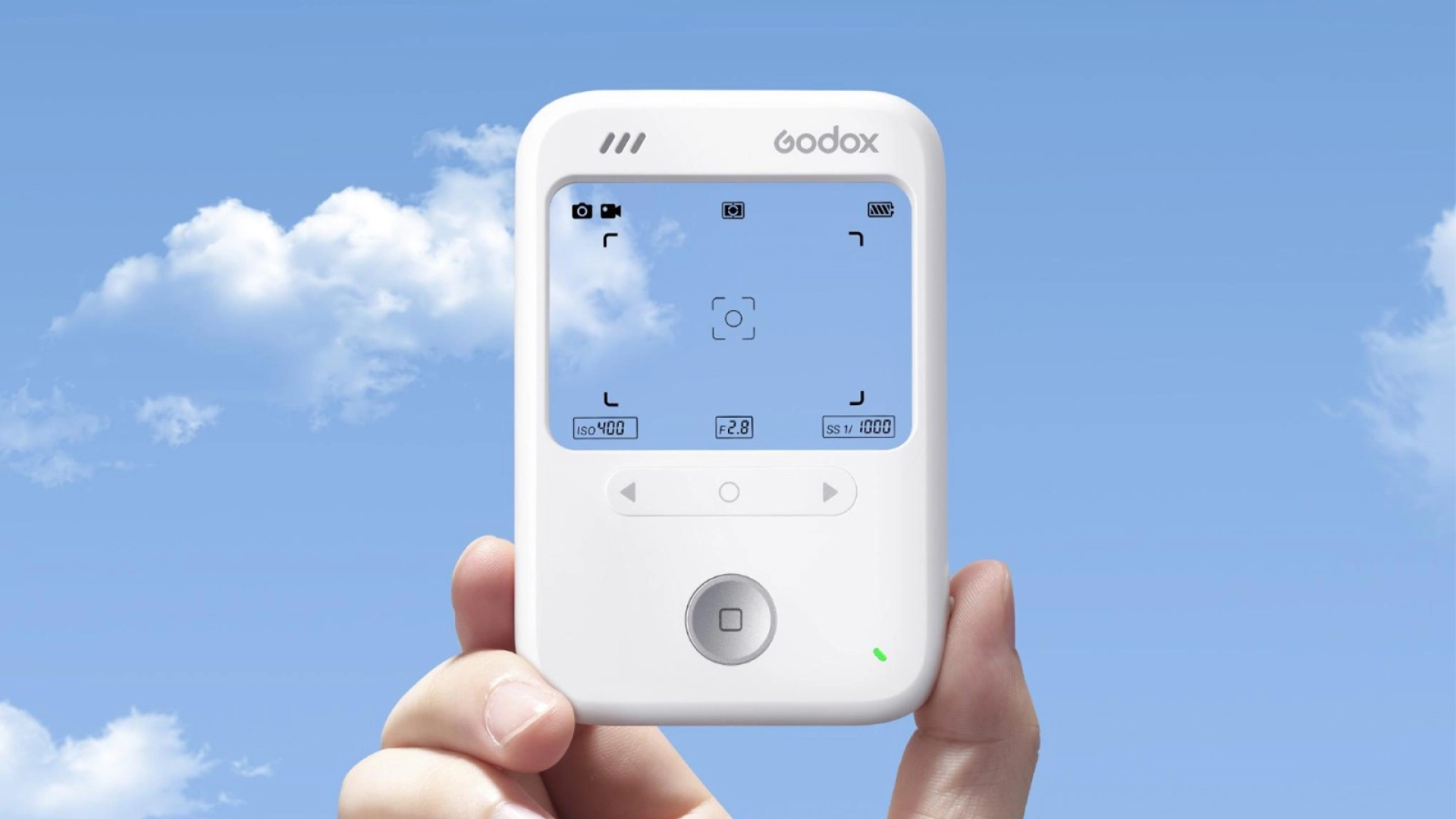 Godox выпустила компактную цифровую камеру C100 — без экрана, но с видоискателем