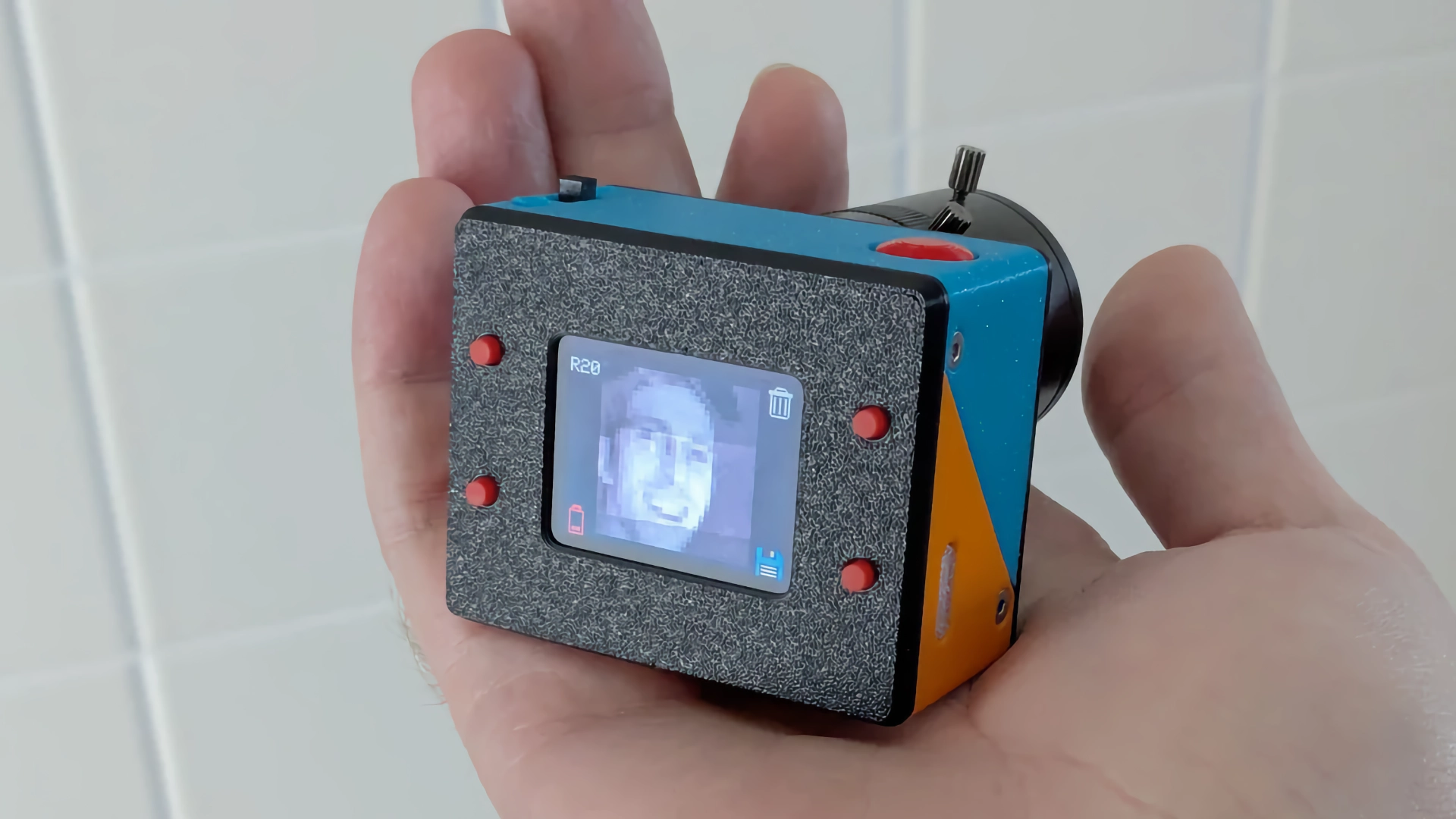 Реддитор собрал камеру с оптическим сенсором от мыши