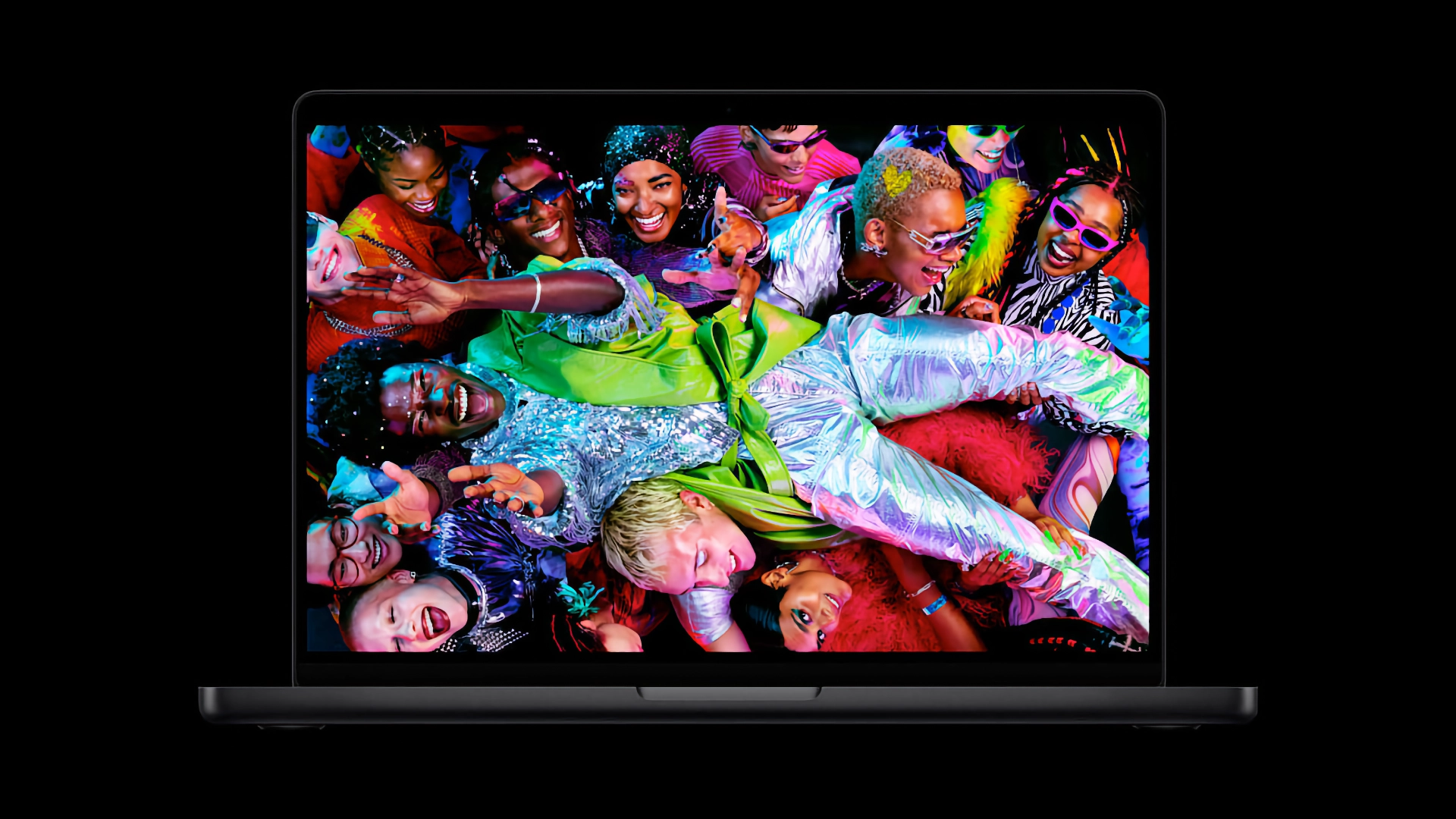 Apple представила MacBook Pro 14" и 16" на базе чипов M5 Pro и M5 Max