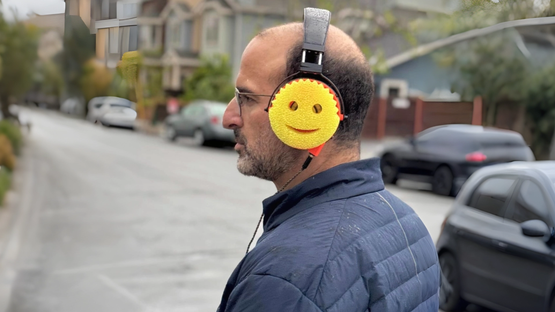 Звукорежиссёр собрал наушники из губок для посуды — они отлично звучат