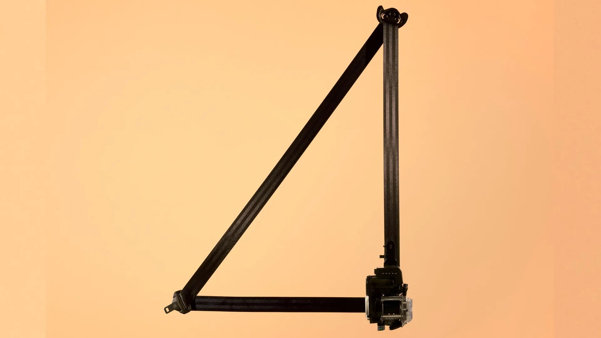 Volvo представила «адаптивный» ремень безопасности с датчиками и обновлениями OTA