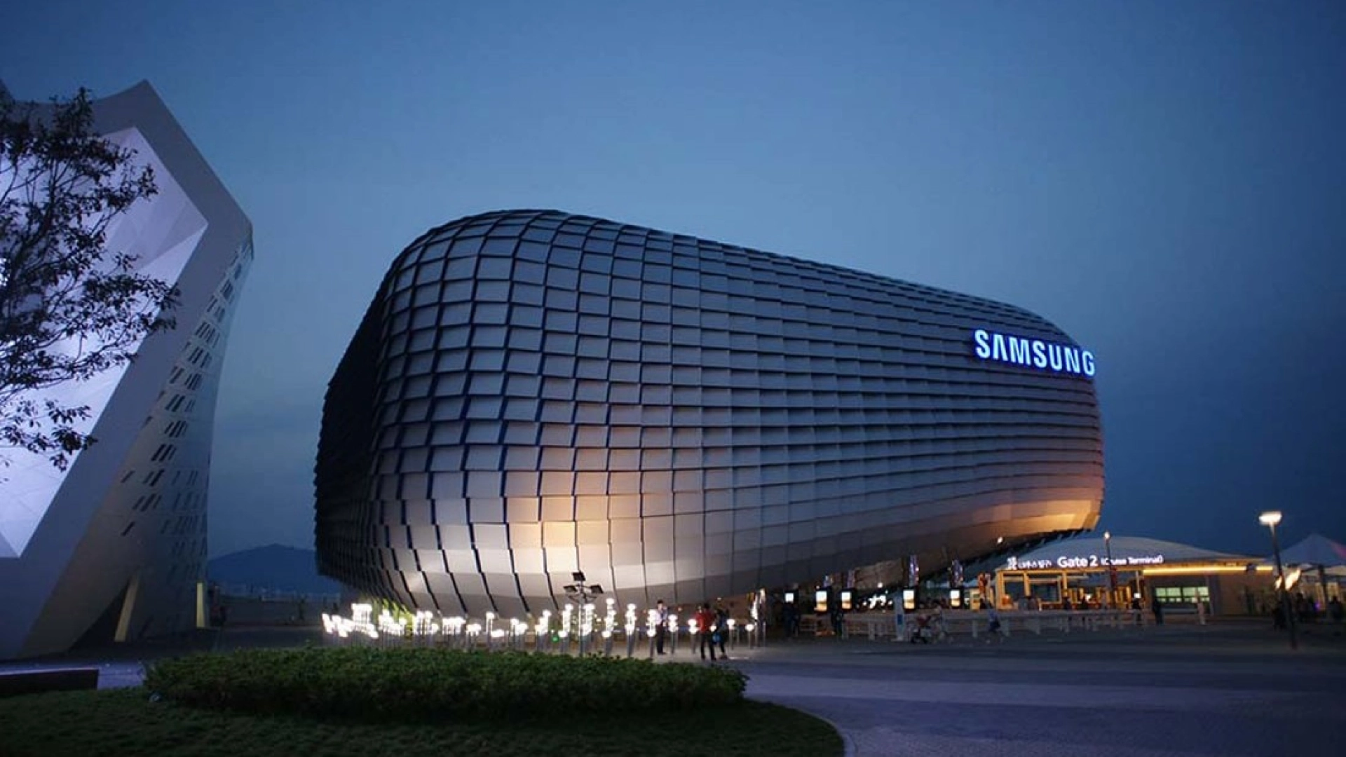 СМИ: Samsung находится в кризисе, расходы урезаются на треть