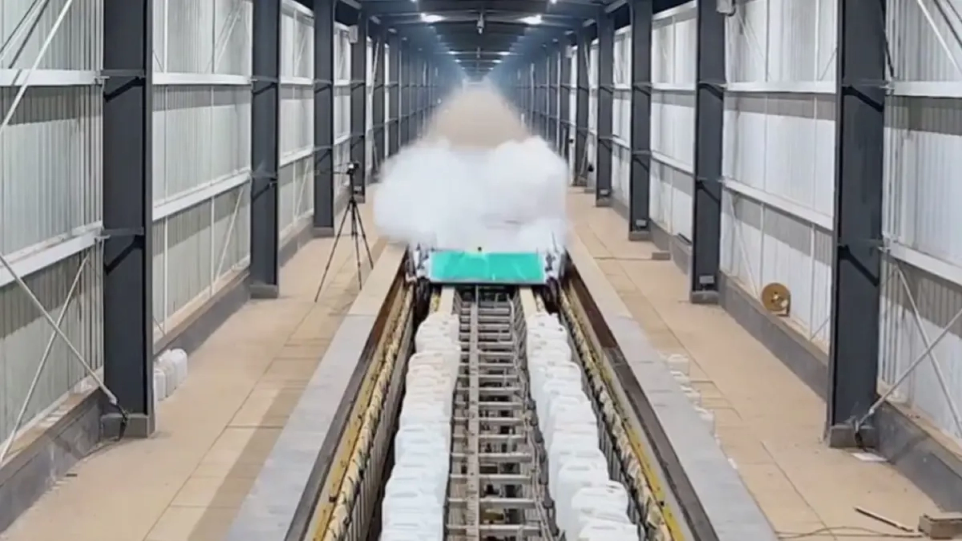 Прототип китайского маглев-поезда разогнался до 700 км/ч за 2 секунды