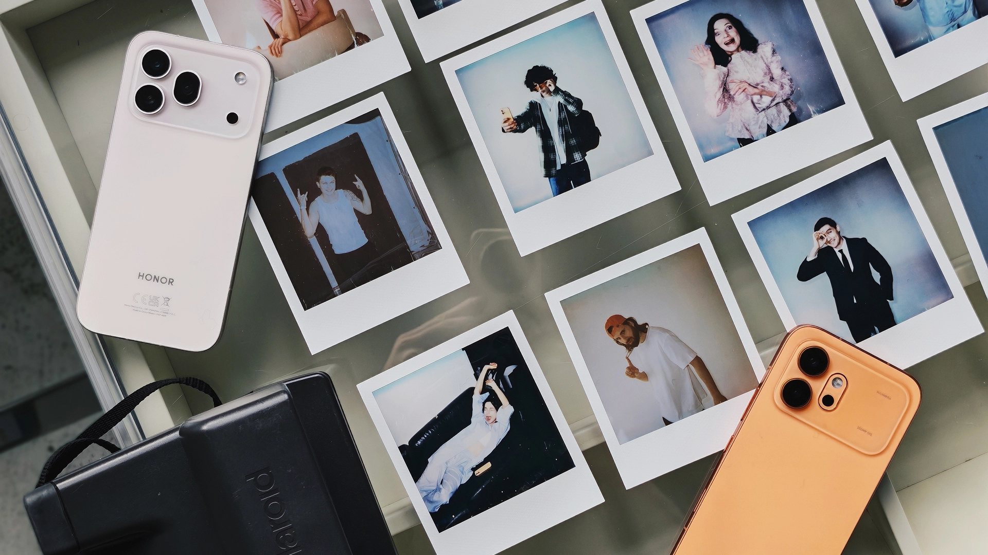 Фотограф и актёры театра сравнили новый портретный режим Honor 600 и плёнку Polaroid 600