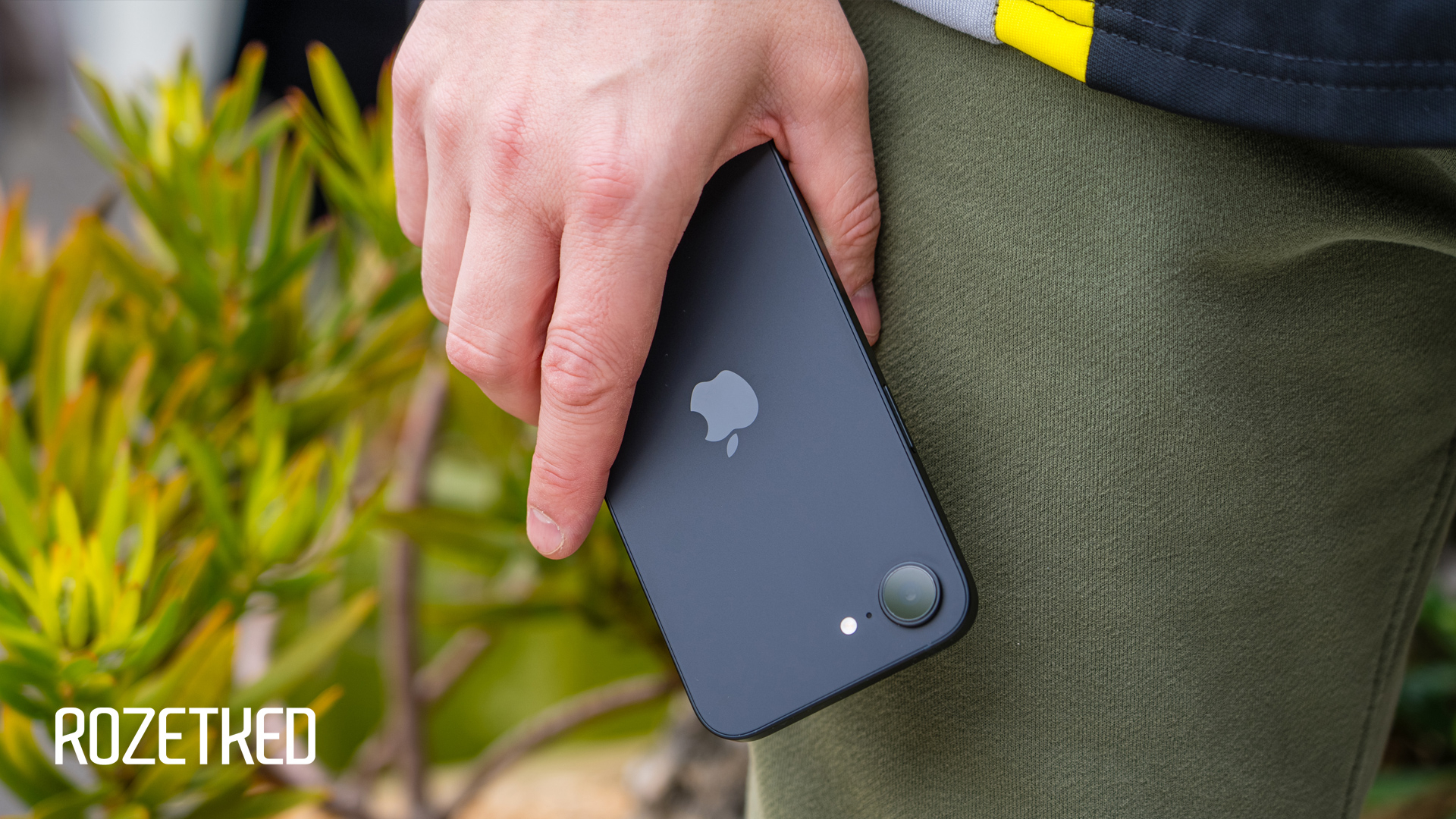 Обзор iPhone 16e. Для экономичных покупателей от экономичной Apple