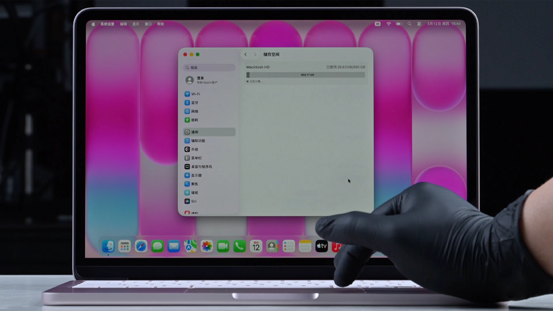 В сети нашли способы увеличить объём памяти MacBook Neo и избавиться от троттлинга A18 Pro