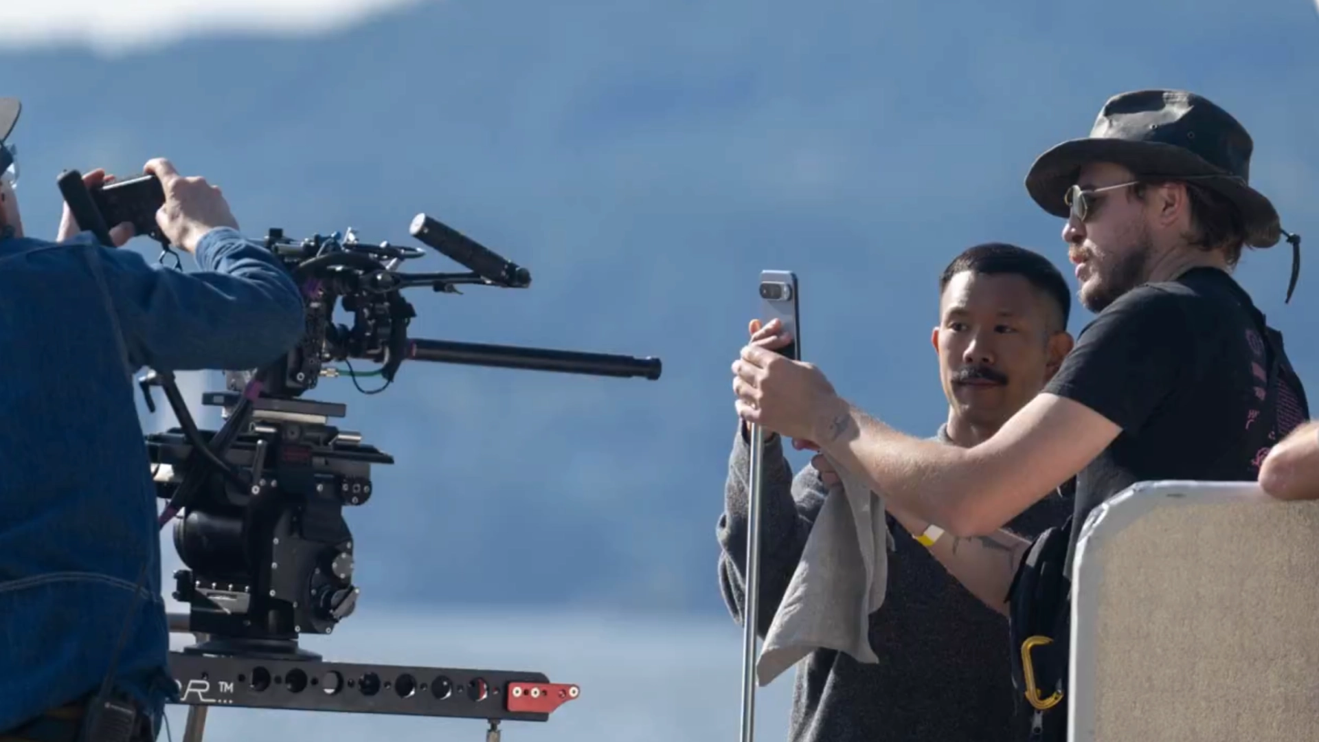 Google Pixel 10 Pro запечатлели во время съёмки рекламного ролика