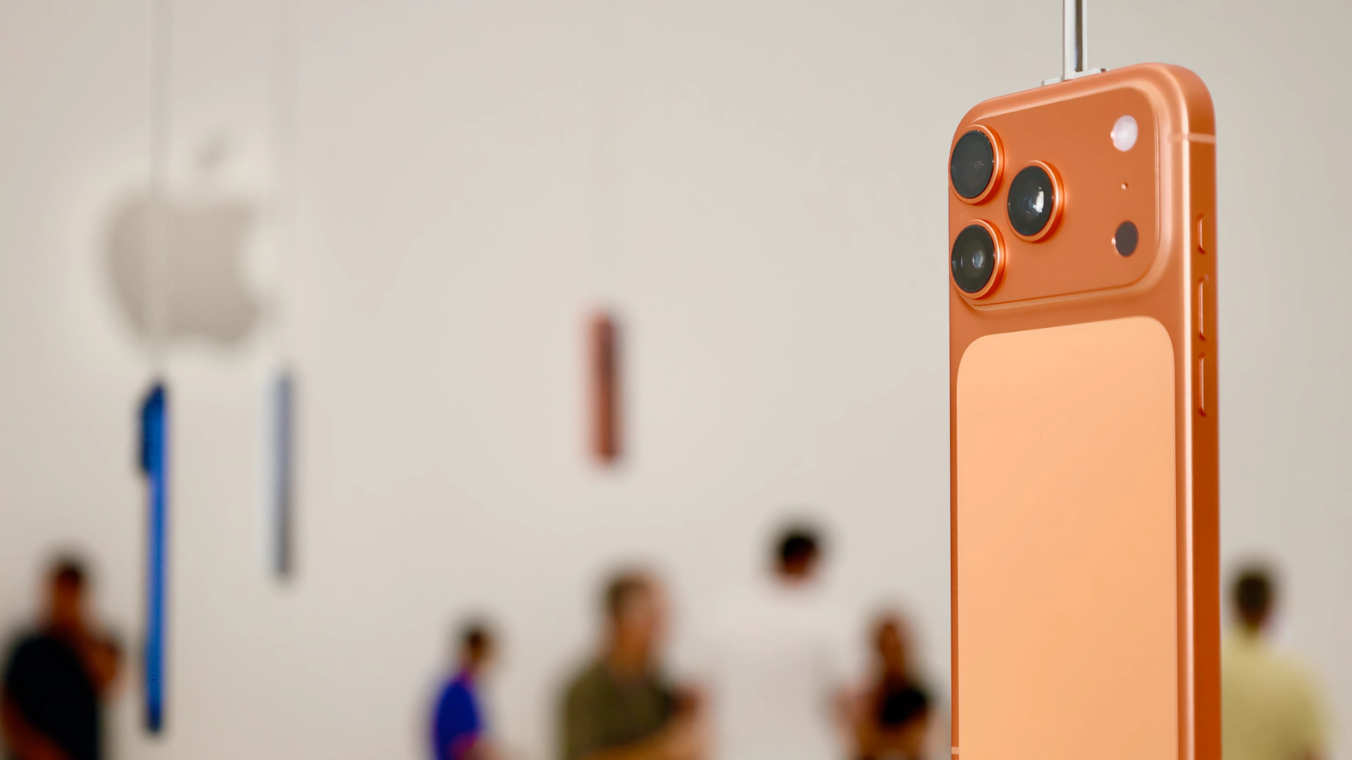 МТС: спрос на серию iPhone 17 вдвое выше, чем на iPhone 16