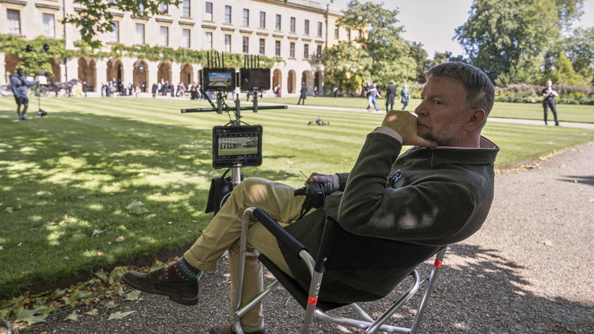 В сети появились первые кадры сериала Гая Ричи о молодом Шерлоке Холмсе