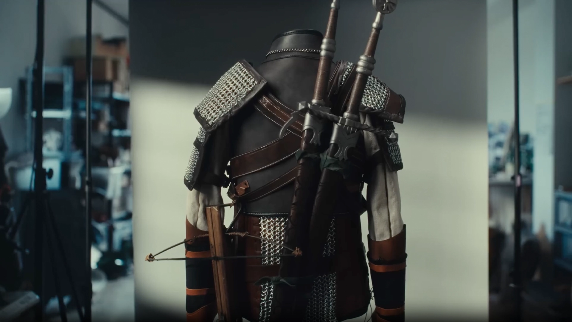 Итальянский кожевник сделал для CD Projekt RED броню Геральта из начала «Дикой охоты»