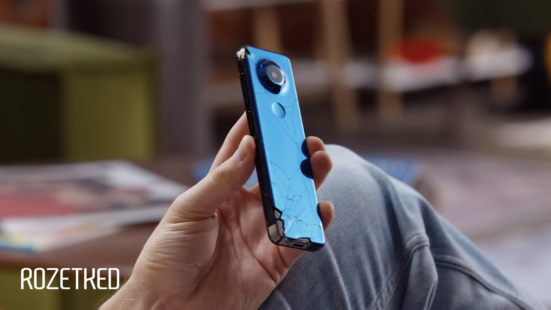 В Honor поделились результатами исследования о том, как россияне ломают свои смартфоны