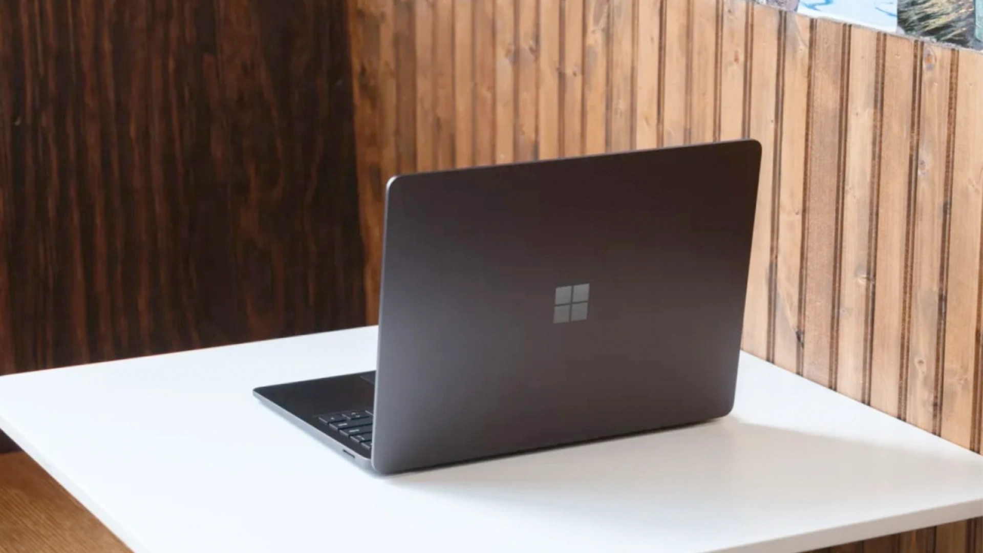 Windows Central: Microsoft готовится к выпуску Surface Laptop с OLED