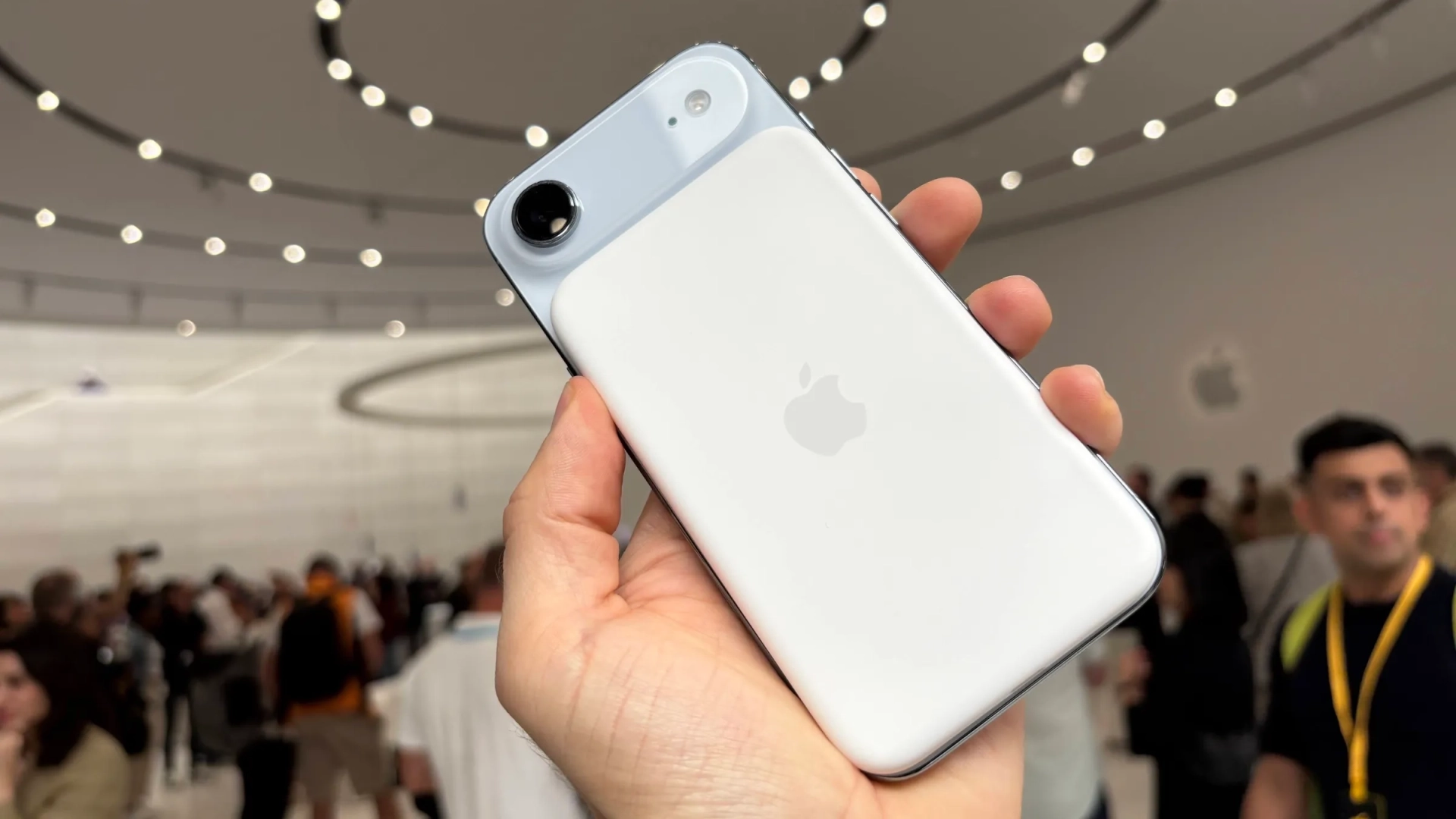 СМИ: новый MagSafe Battery Pack подходит только к iPhone Air