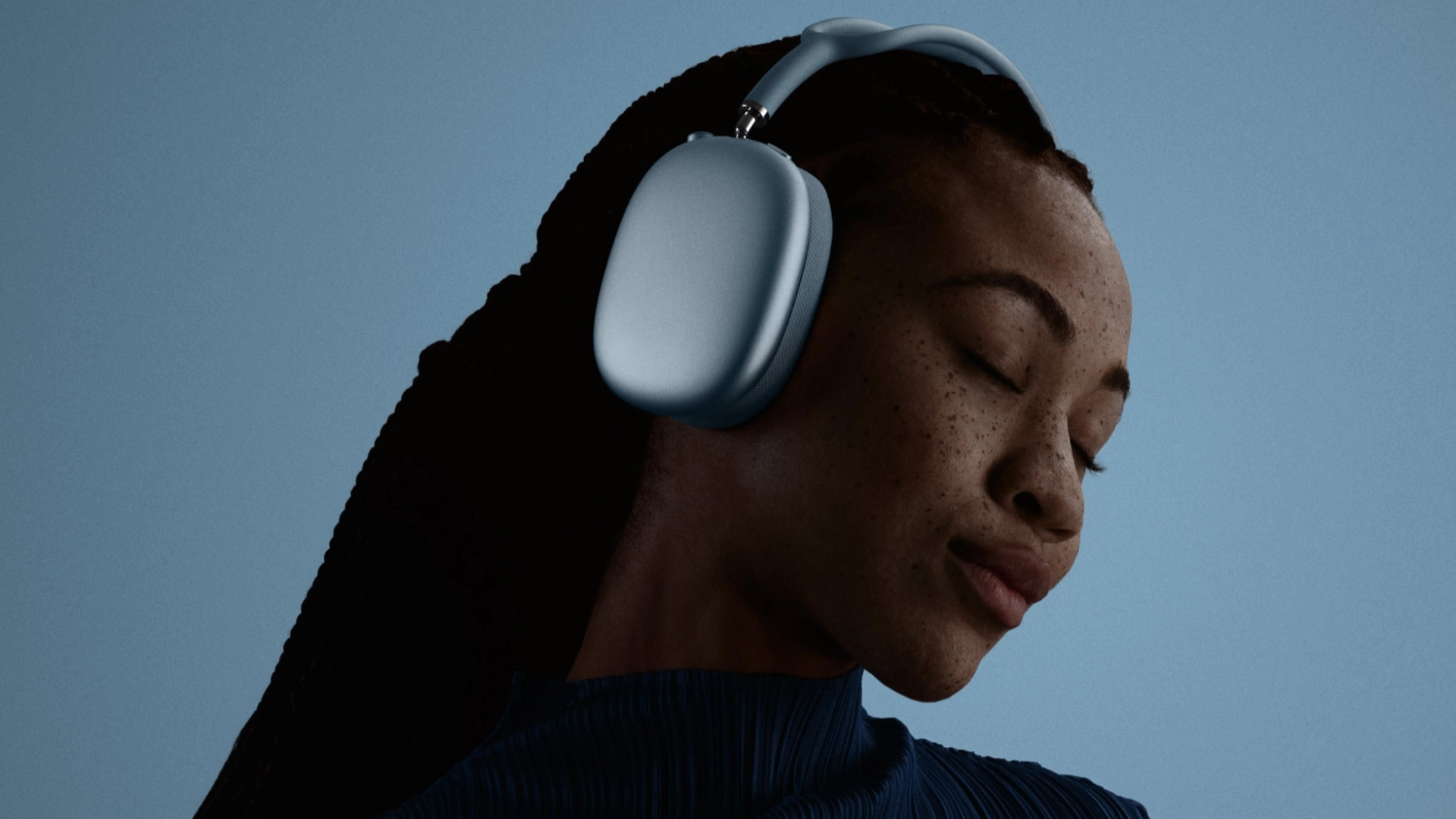 Apple представила наушники AirPods Max 2