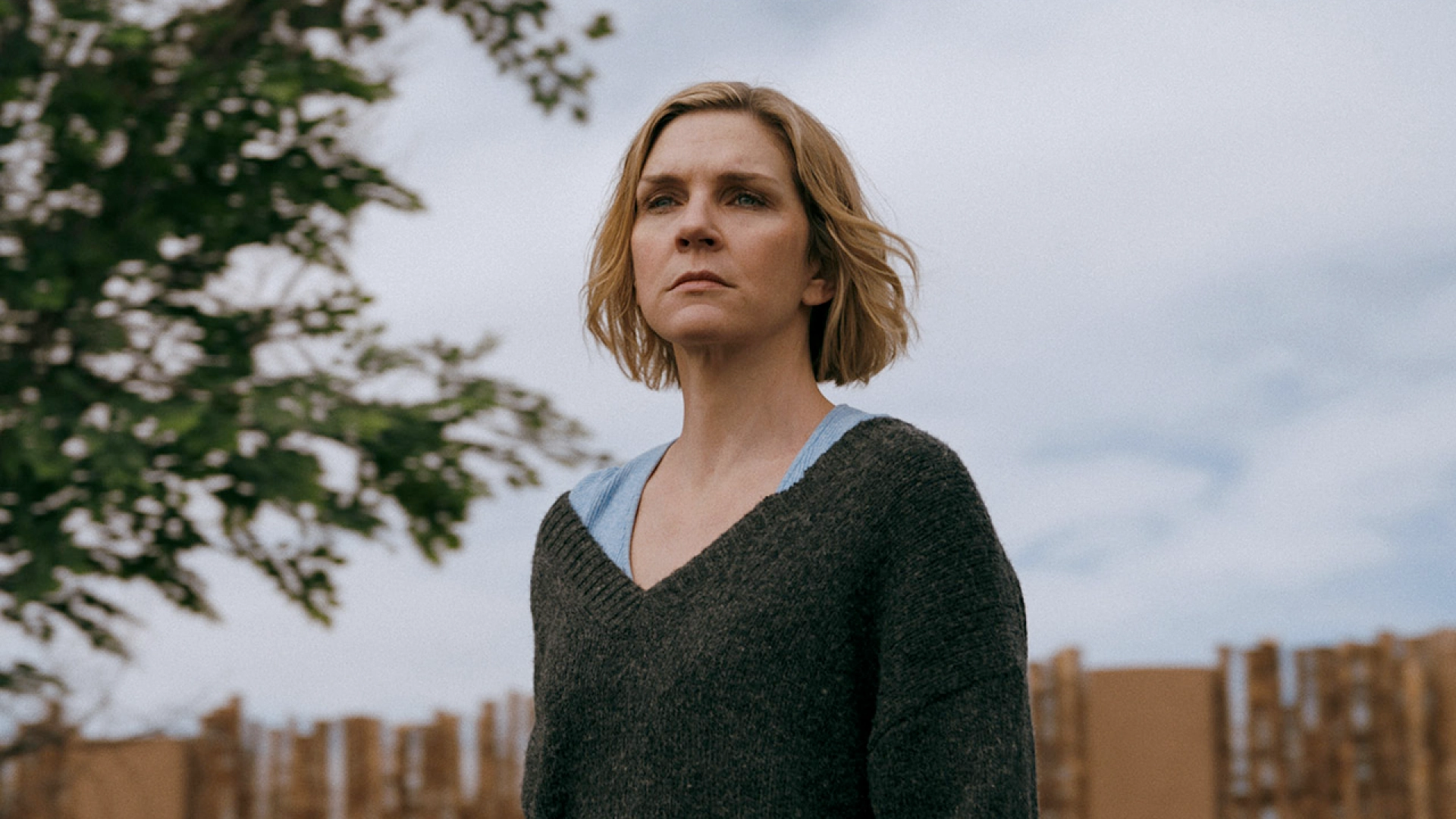 На Apple TV состоялась премьера сериала «Из многих» от создателя «Во все тяжкие»