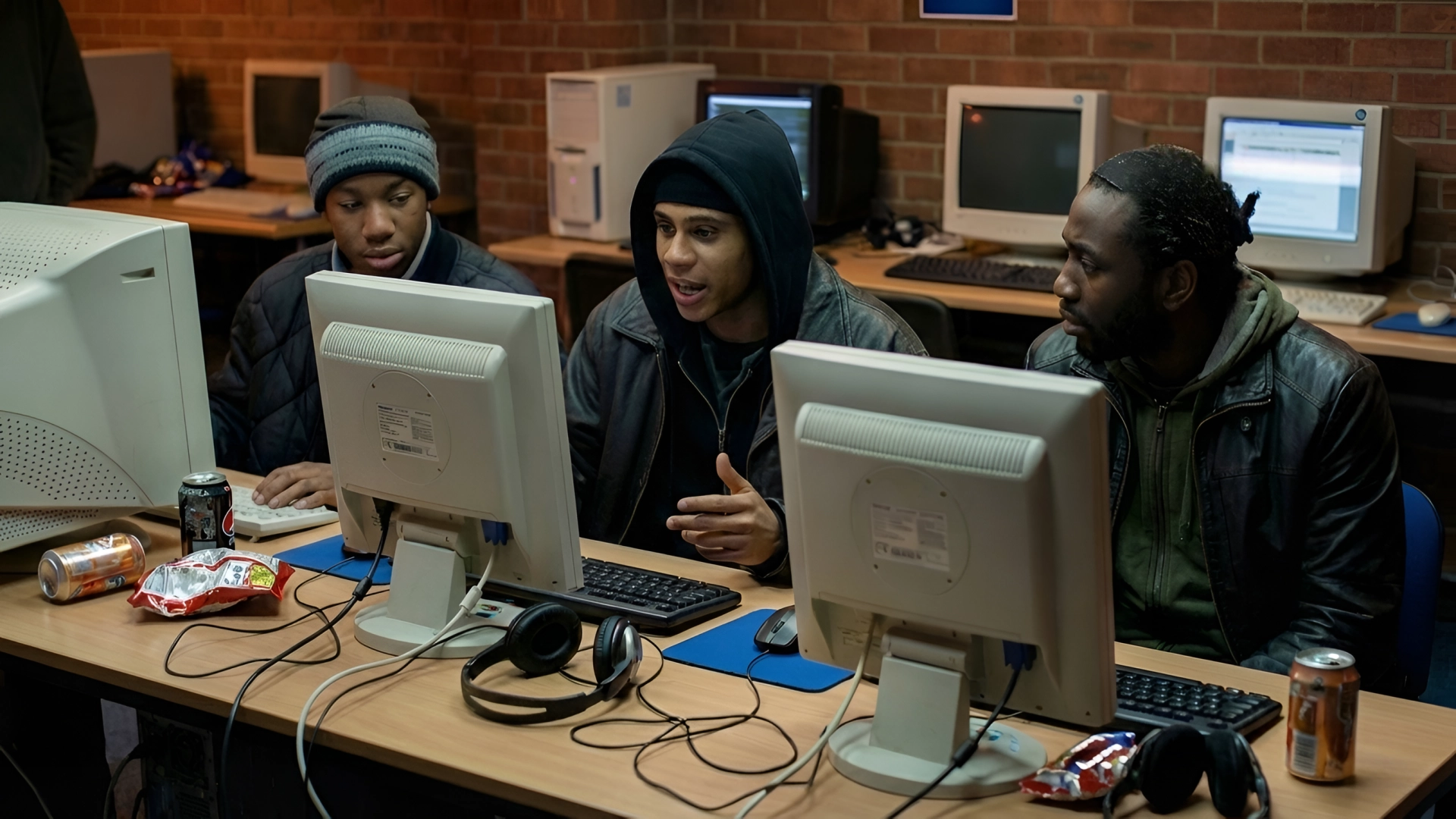 Рабочие из Африки выдавали себя за чат-ботов и общались с пользователями