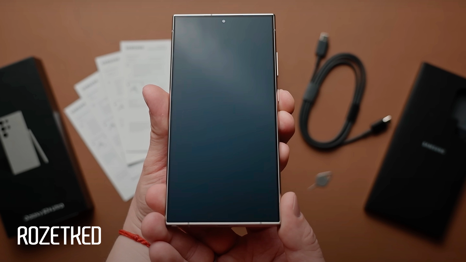 Ice Universe: Samsung Galaxy S25 Ultra получит защитное стекло Corning Gorilla Glass Armor 2