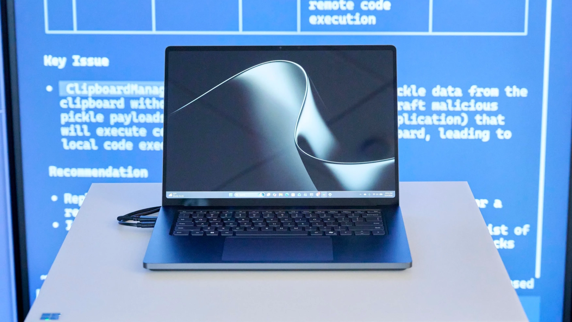 Вышли обзоры Surface Laptop Ultra — флагманского ноутбука Microsoft на платформе RTX Spark