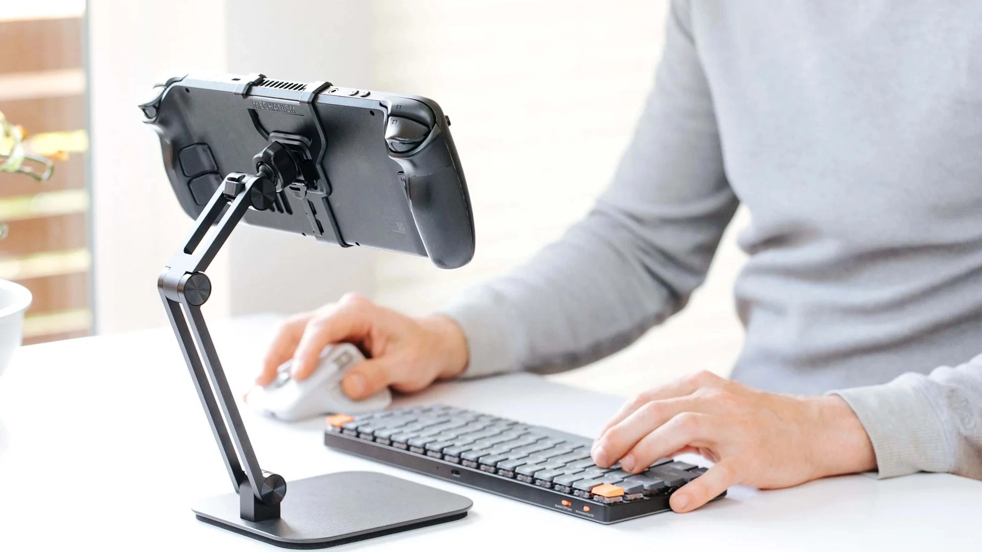 Mechanism выпускает Desk Stand для Steam Deck и других «портативок»