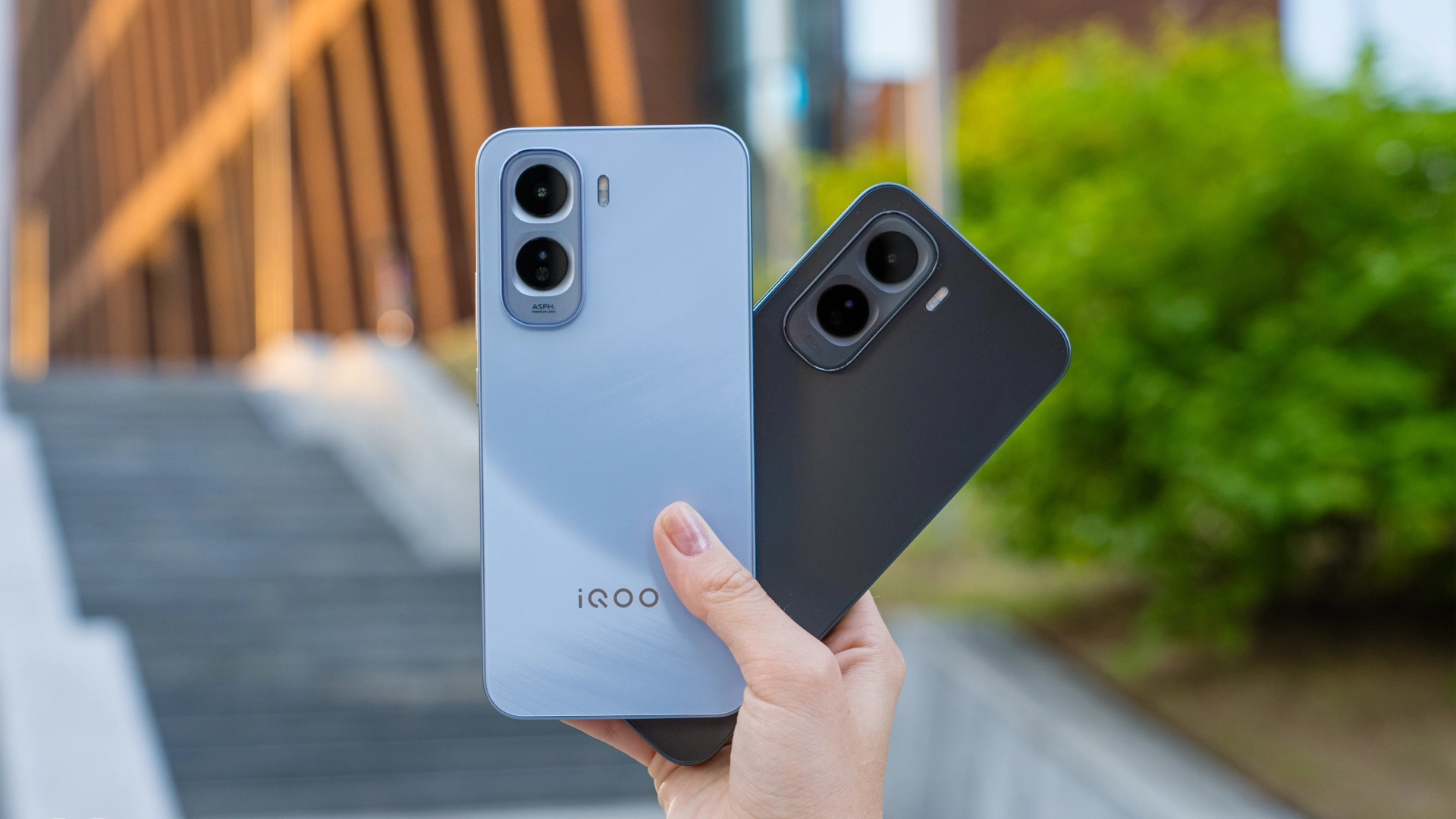 iQOO выпустила в России среднебюджетный Z11 5G — по цене от 32 999 рублей