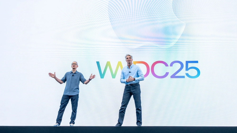 Выступление Тима Кука и Крейга Федериги на WWDC 2025
