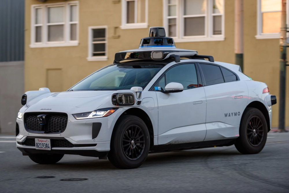 Роботакси Waymo в Сан-Франциско. Фото: 9yz / Wikimedia Commons