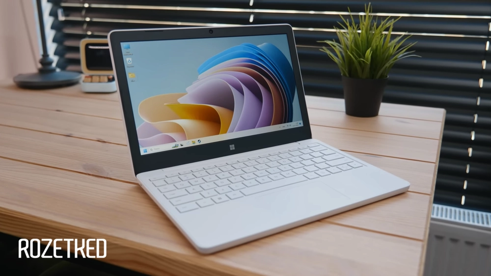 Surface Laptop SE — пластиковый и провальный. Даже обновлений Windows для него больше не будет.