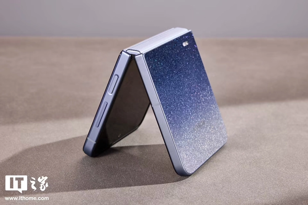 Лимитированная версия Magic V Flip 2