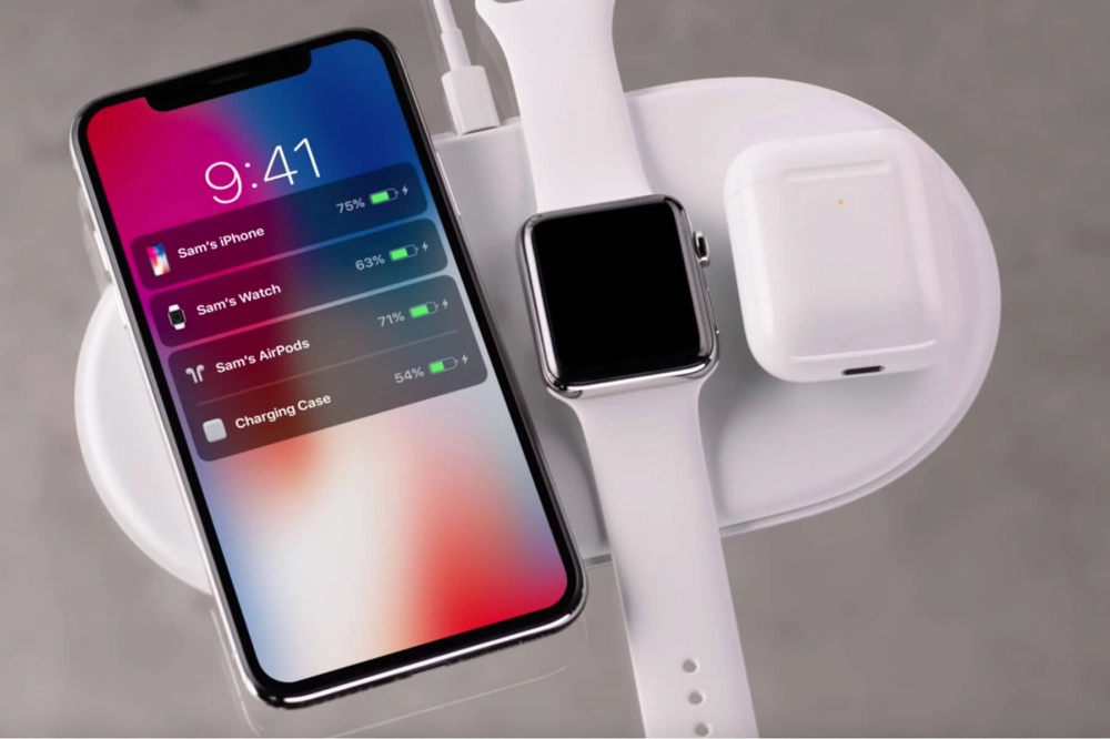 Обещанный зарядный коврик AirPower на рынок так и не вышел. В компании позже признали, что поспешили с анонсом.