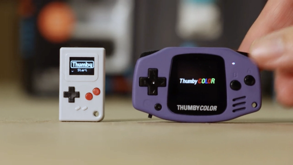 Thumby Color с предшественником