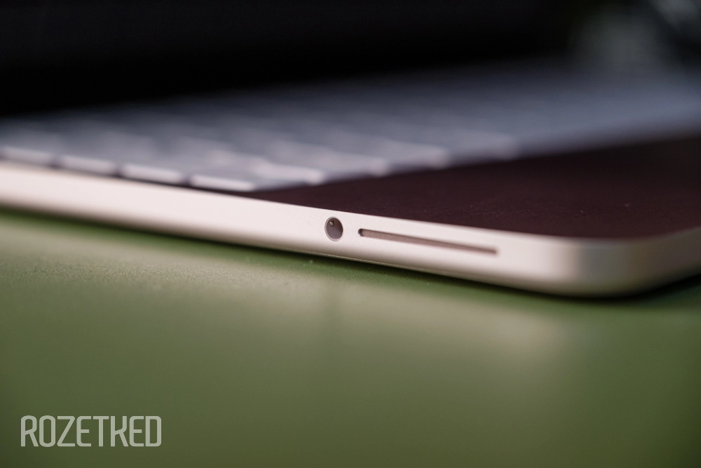 Увы, это не кардридер, а всего лишь динамик. Кстати, звук в Neo похуже, чем в новых Air и Pro, но лучше, чем в Air на M1