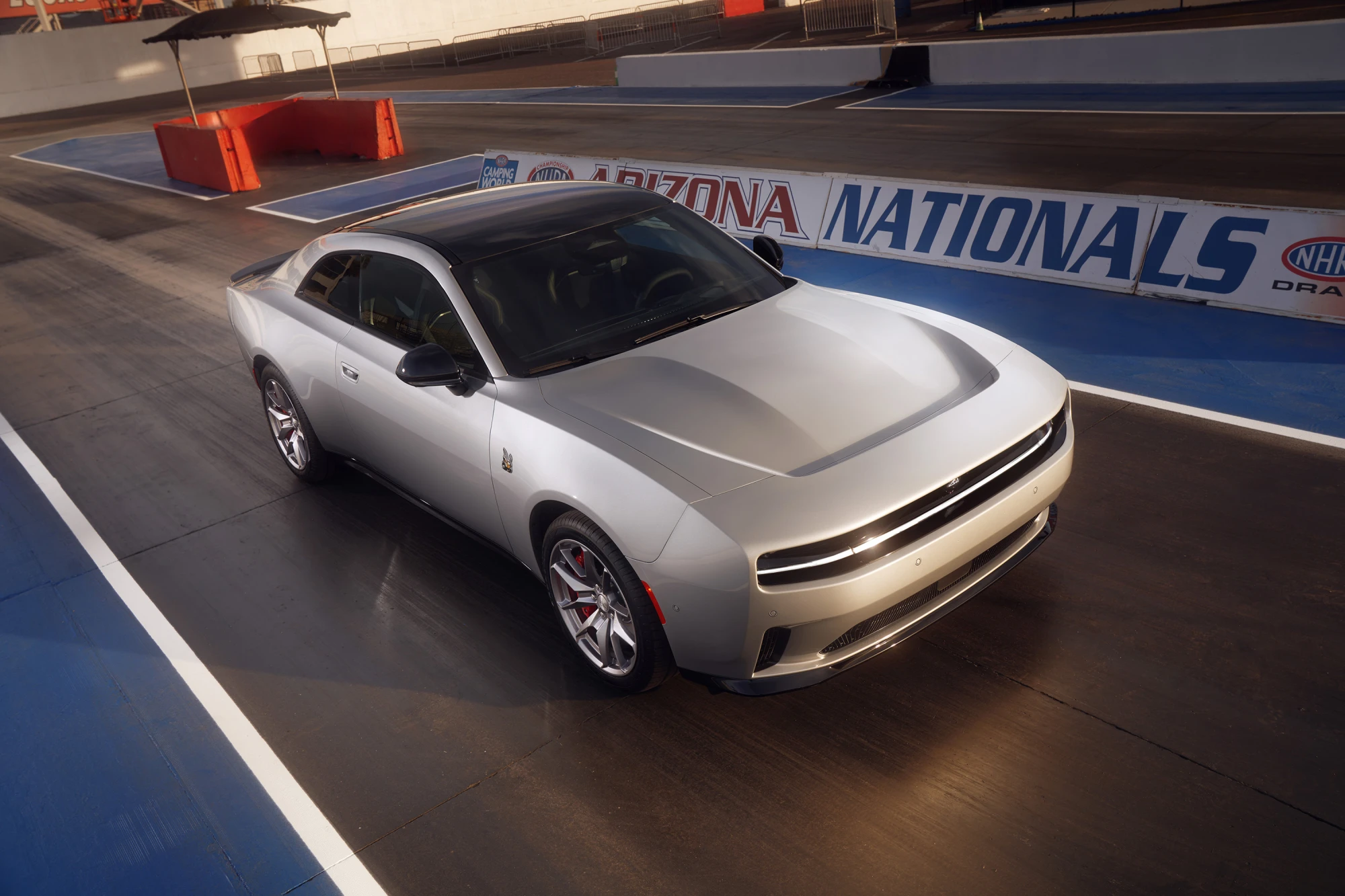 Dodge представила маслкар Charger Daytona на электроприводе. Разгон до 100  км/ч за 3,3 секунды - Rozetked.me