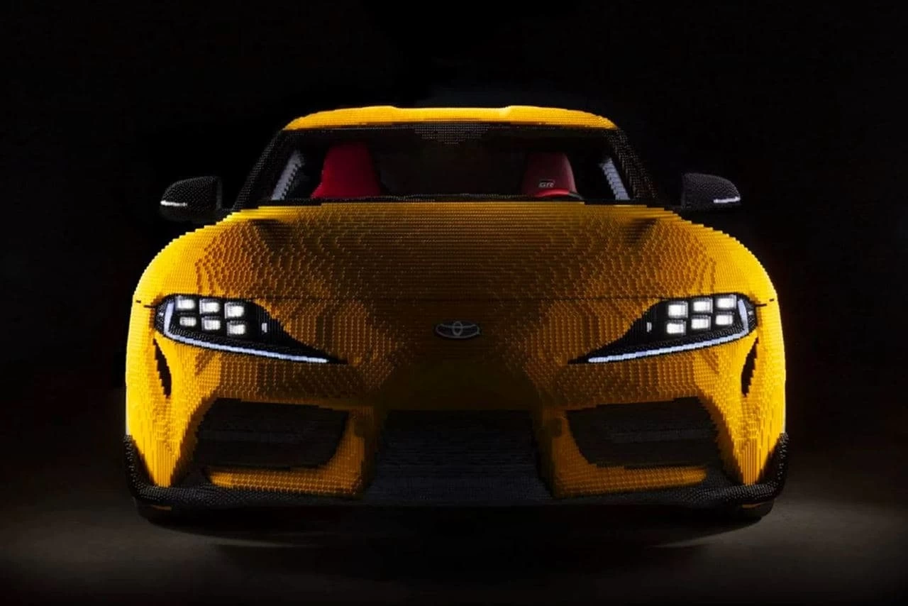 Lego и Toyota показали полноразмерную копию GR Supra, сделанную из кубиков  конструктора - Rozetked.me