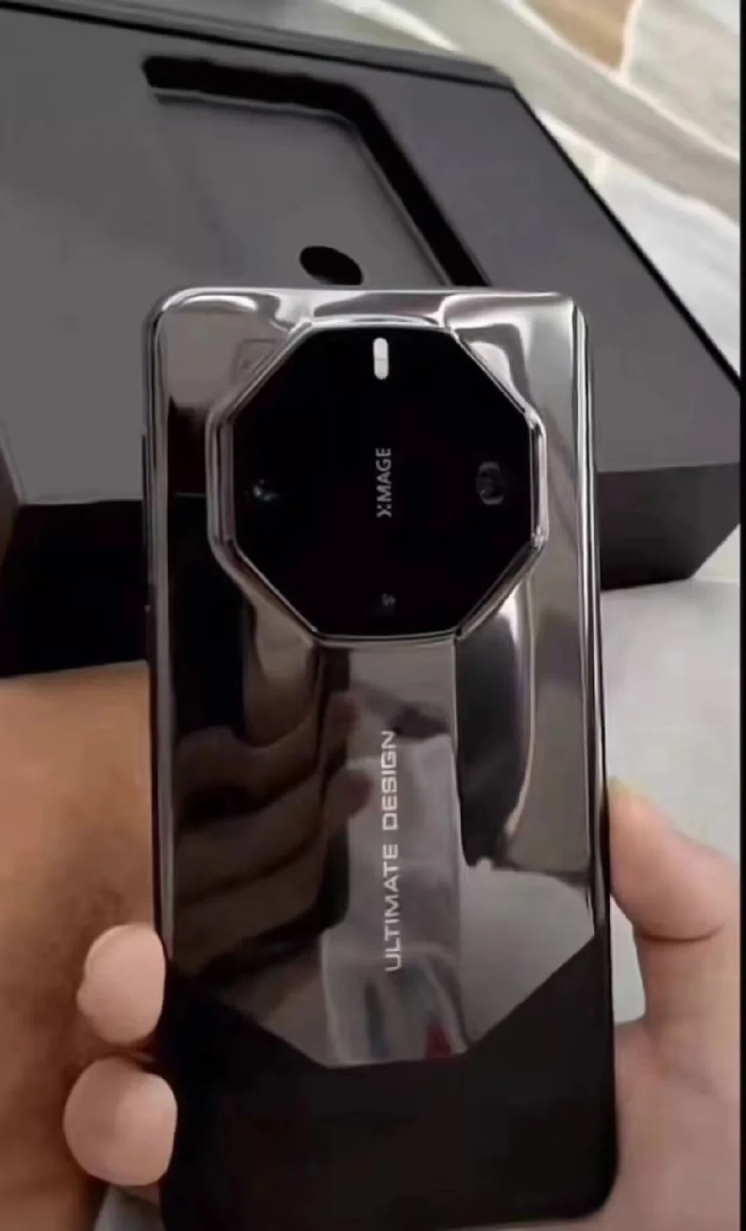 Huawei Mate 60 RS Ultimate Design показали на фото - Rozetked.me