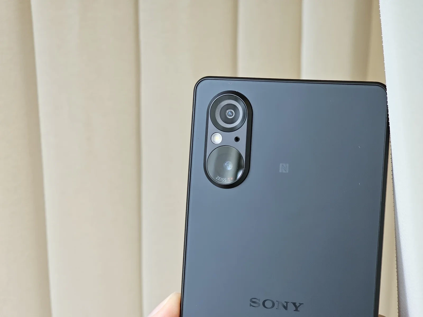 Sony Xperia 5 V получил обновлённую основную камеру и свежий Snapdragon -  Rozetked.me